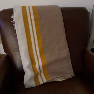 Roca Home Cozy Tan and Yellow Striped Throw Blanket